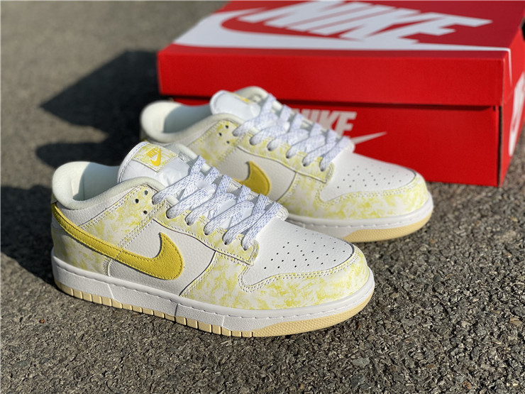 Wmns Dunk Low OG 'Yellow Strike'