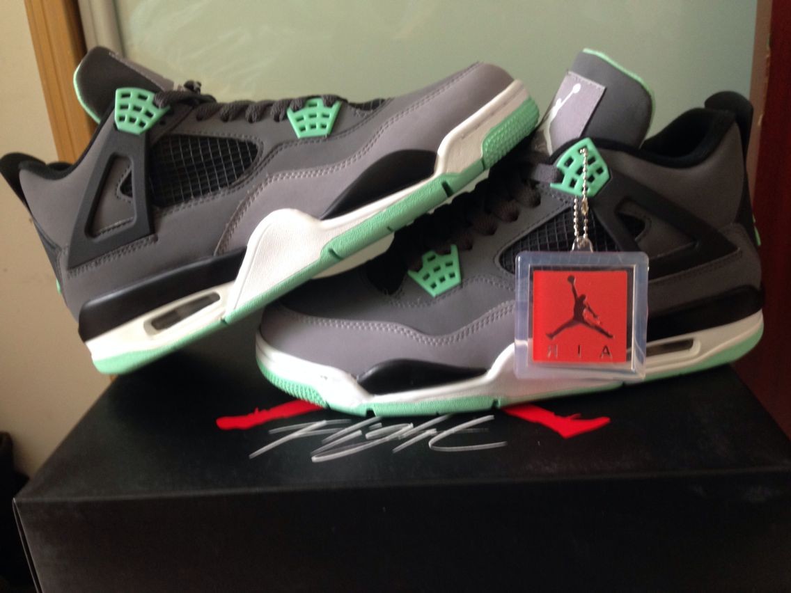 Air Jordan 4 Retro Green Glow