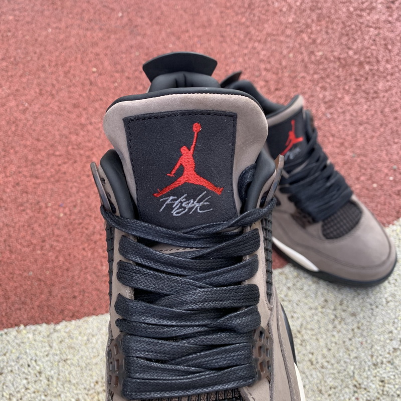 Travis Scott x Air Jordan 4 Grey