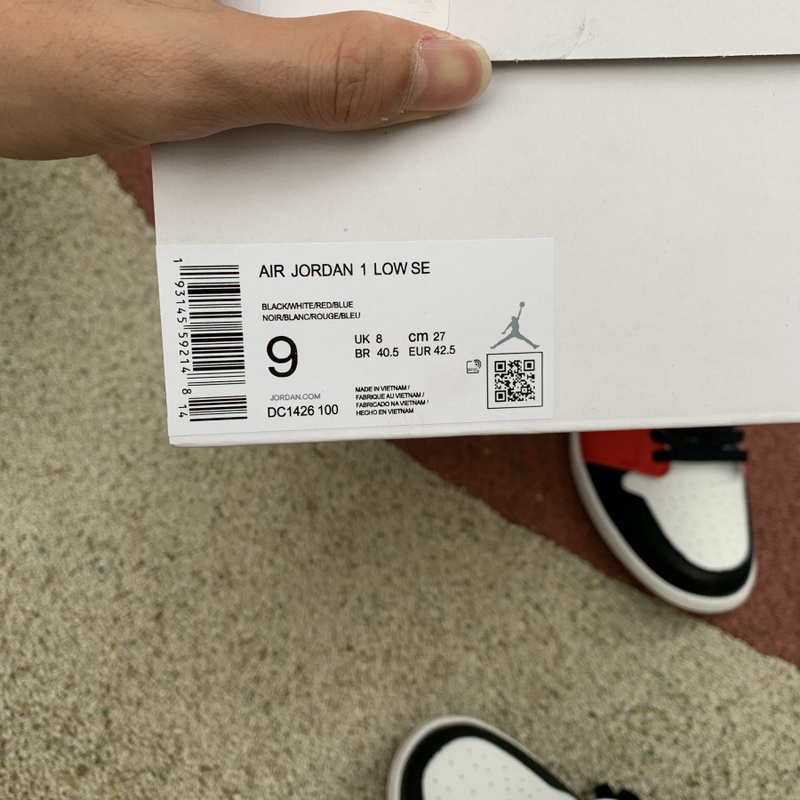 Jordan 1 Mid Shoes051