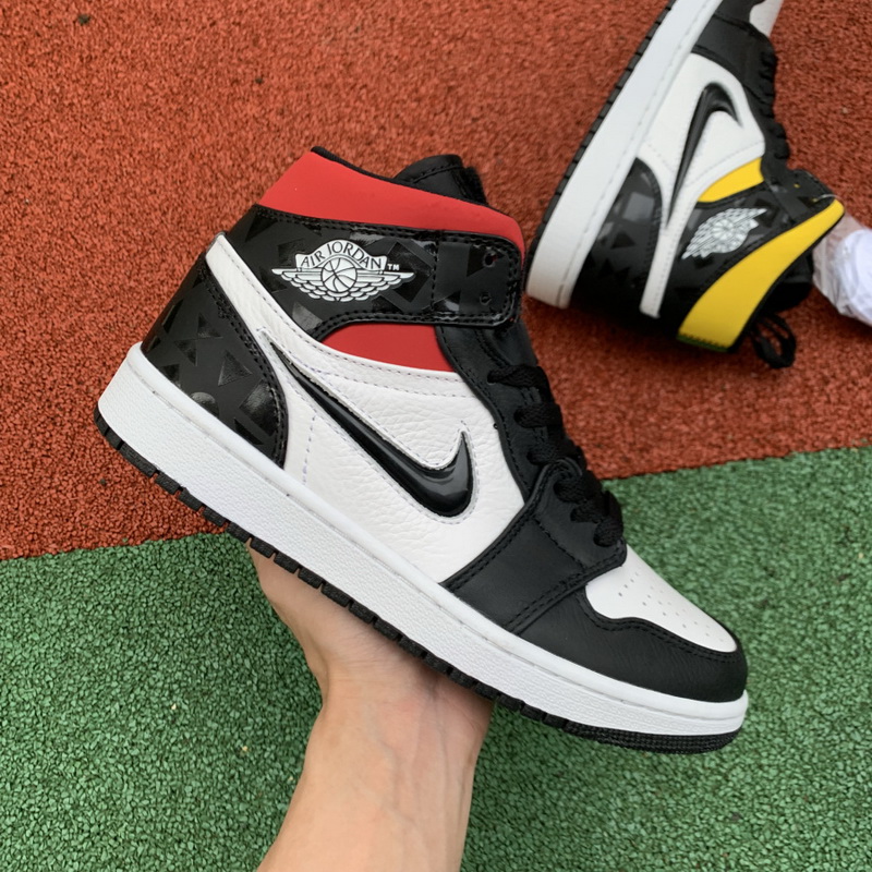 Jordan 1 Mid Shoes085