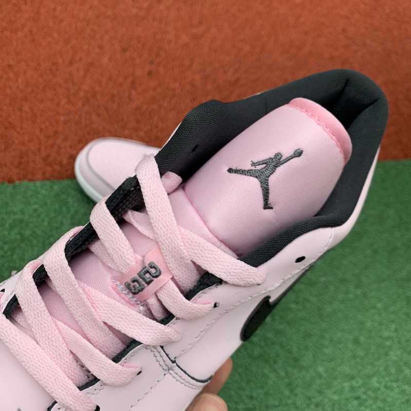 Air Jordan 1 Low shoes