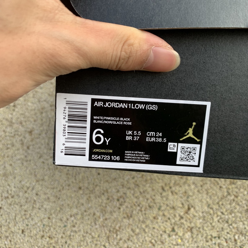 Air Jordan 1 Low shoes