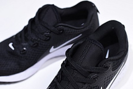 Nike Epic React Flyknit black and white