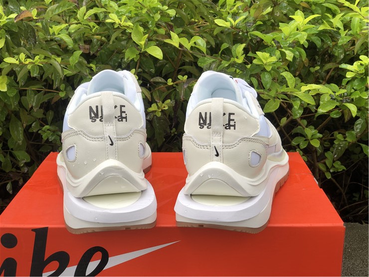 Nike regasus vaporrly SP x Sacai ''Beige''
