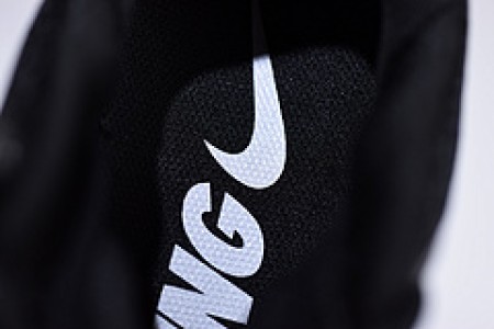 Nike Epic React Flyknit black and white