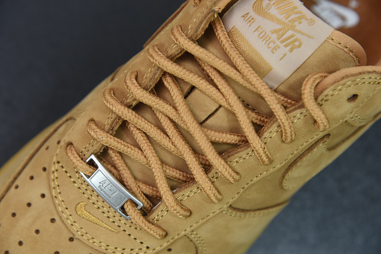 Nike Air Force 1 Low SP Supreme Wheat