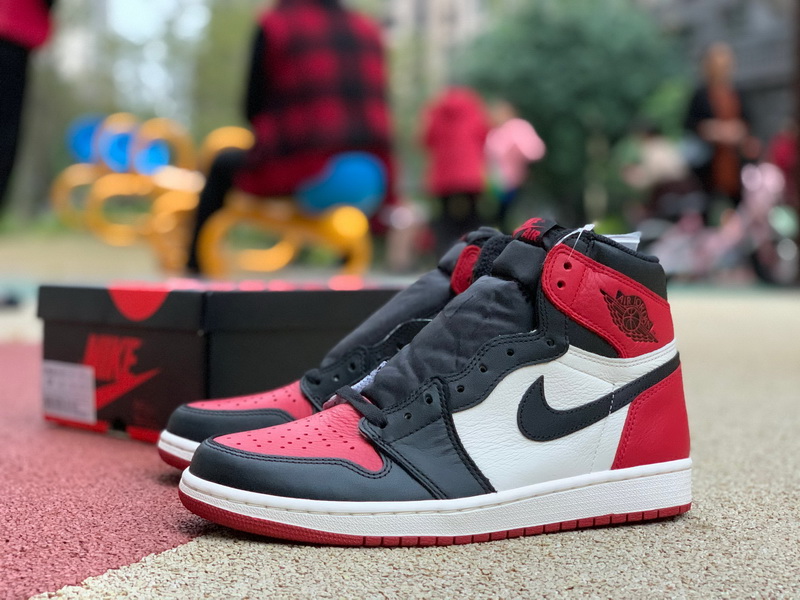 Air Jordan 1 Retro High OG “Bred Toe”