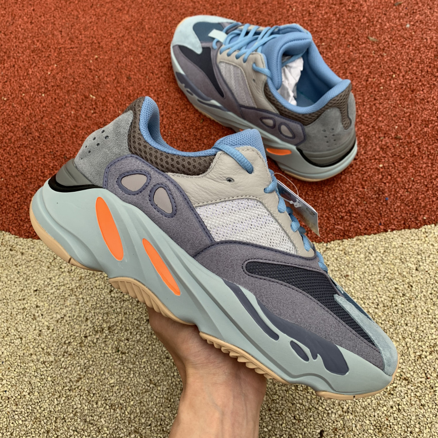 Yeezy 700 Carbon Blue