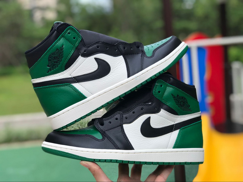 Air Jordan 1 High OG “Pine Green”
