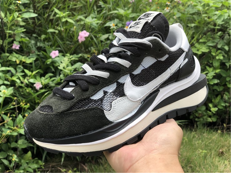 Sacai x Nike VaporWaffle ''Black White''