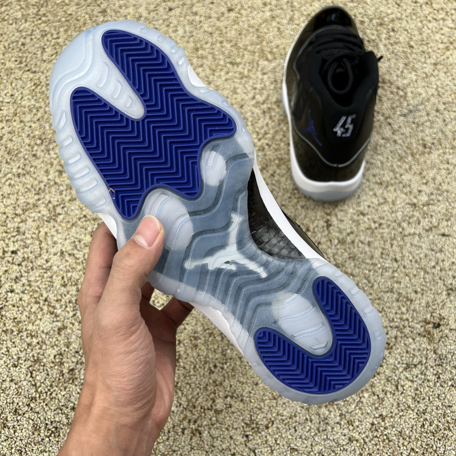 Air Jordan 11 “Space Jam”