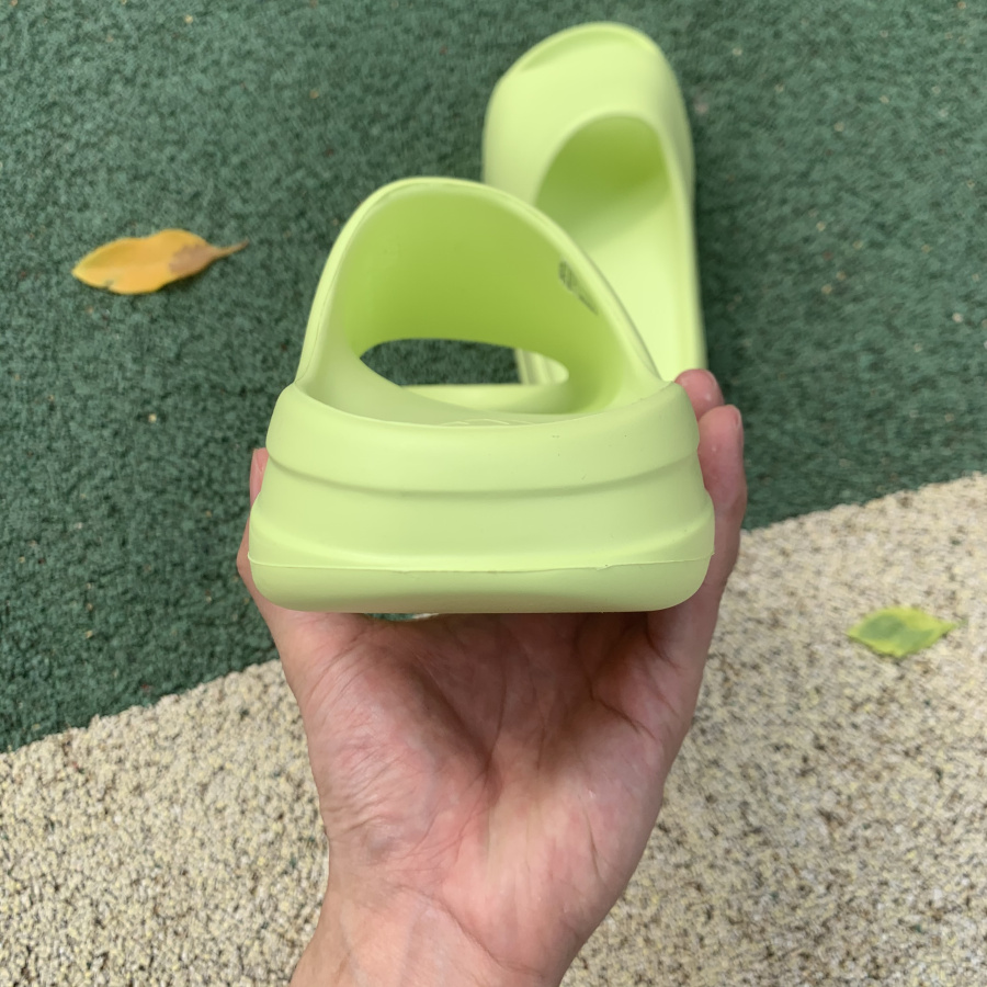 Yeezy Slide Resin GX6138