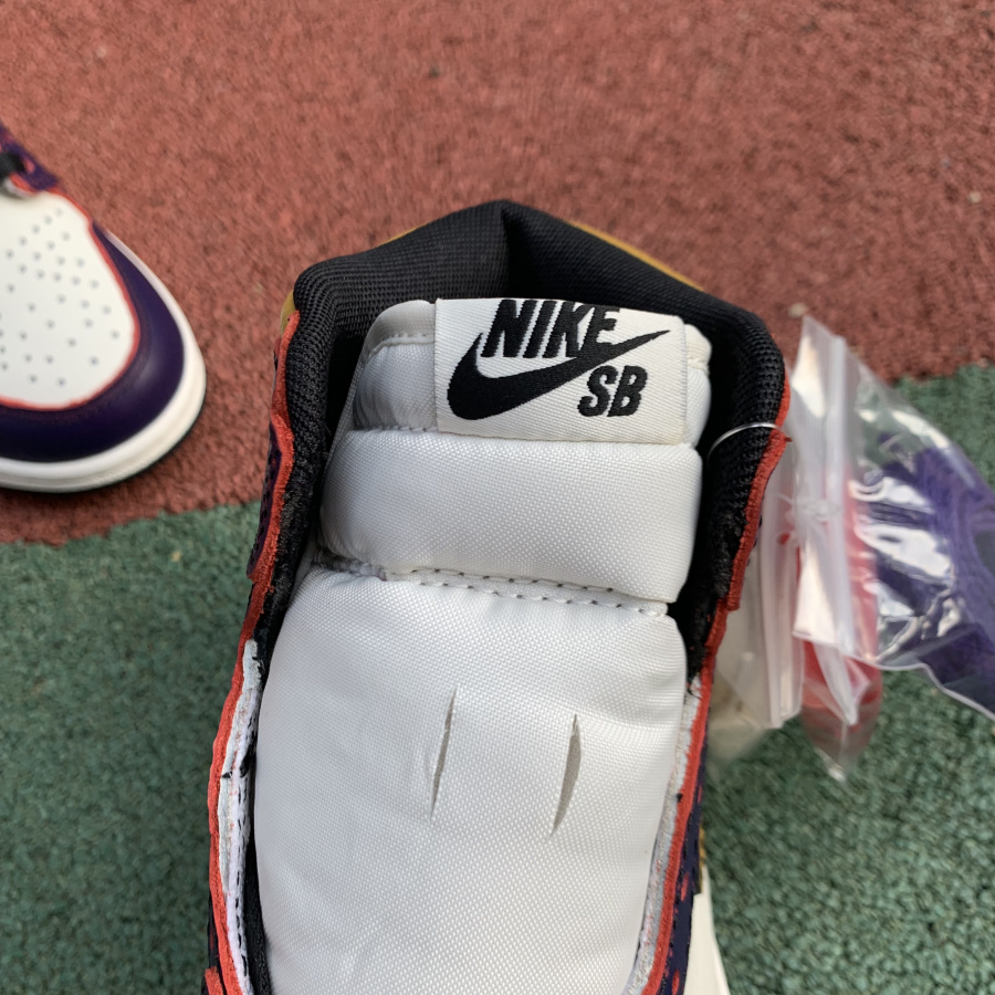 Nike SB x Air Jordan 1 Lakers GS