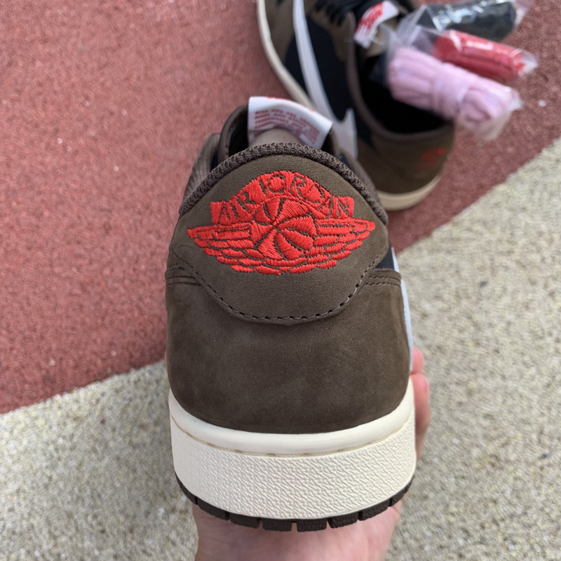 Travis Scott x Air Jordan 1 Low “Dark Mocha”