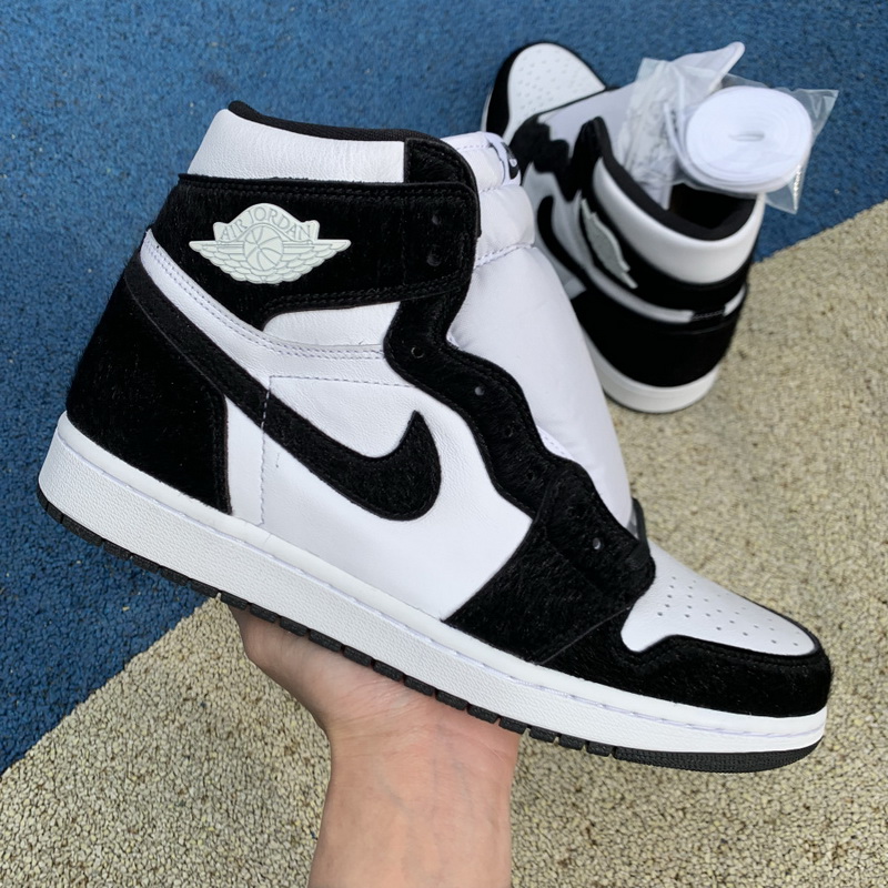 Air Jordan 1 Retro High OG WMNS “Panda”