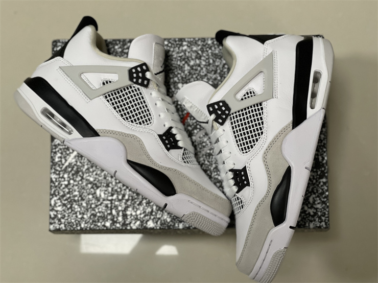 Air Jordan 4 “Military Black”