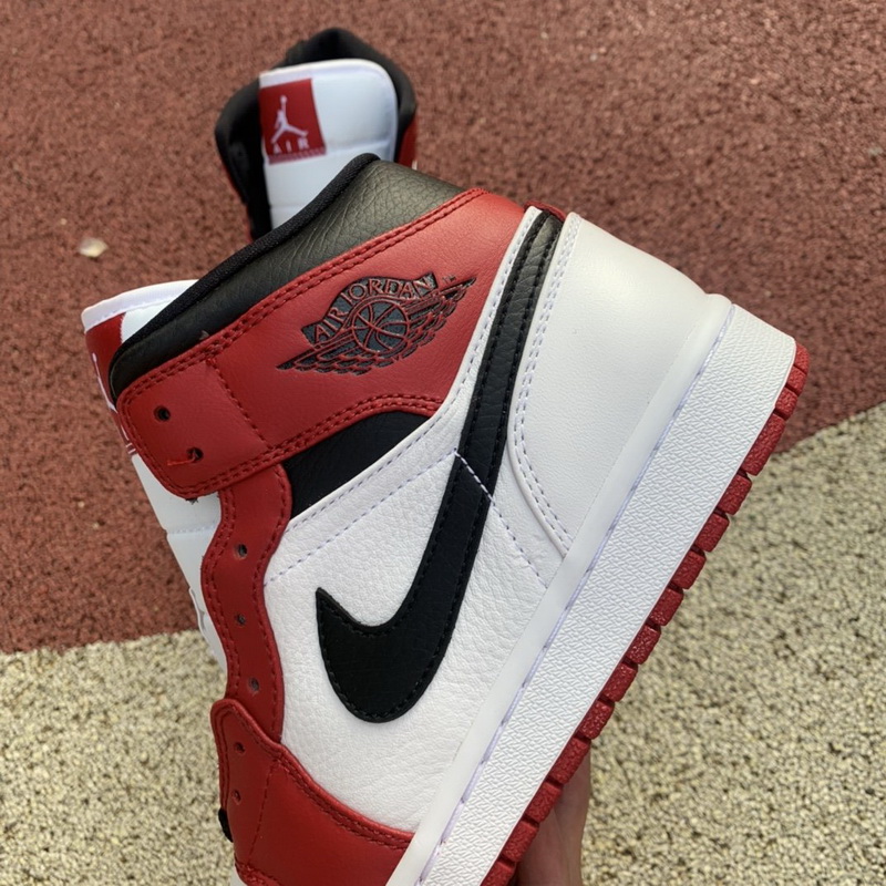 Jordan 1 Mid Chicago