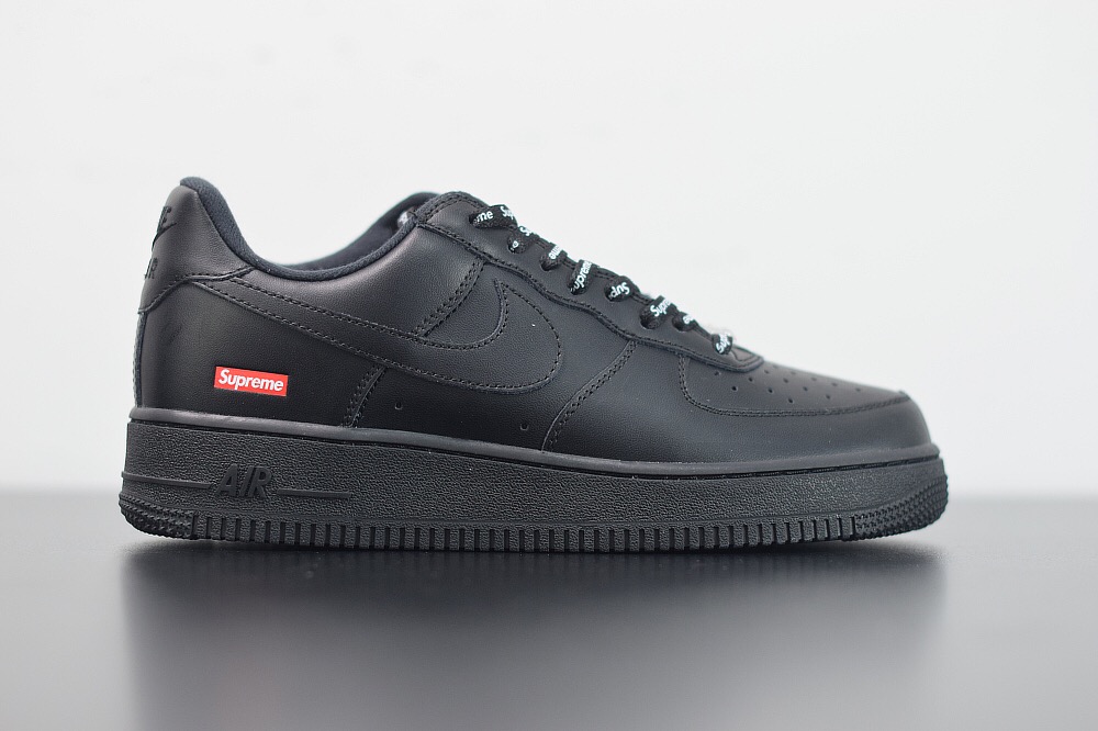 Nike Air Force 1 Low Supreme Black