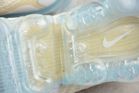 Nike Womens Air Vapormax Flyknit 2.0 Light Cream