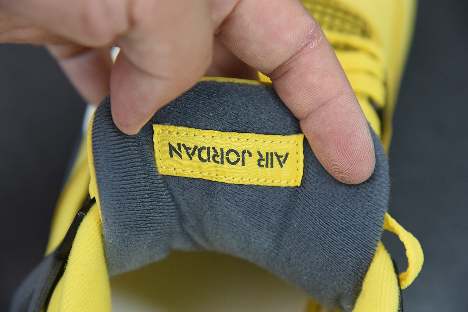 Air Jordan 4 Retro Lightning (2021)