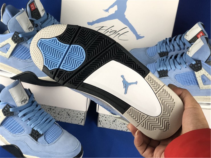 Air Jordan 4 SE “University Blue”