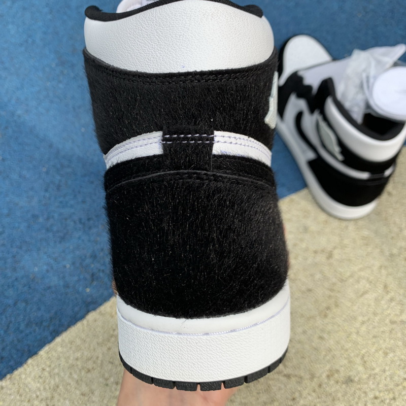 Air Jordan 1 Retro High OG WMNS “Panda”