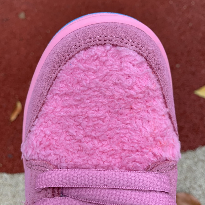 Grateful Dead x Nike SB Dunk Low “Pink Bear”