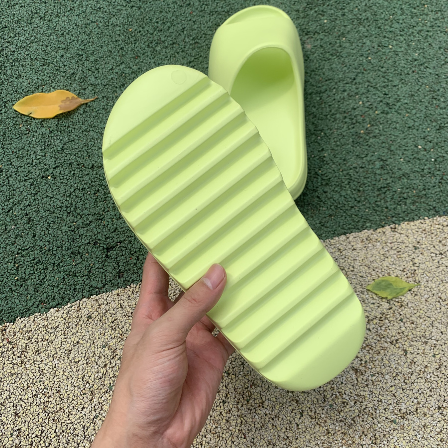 Yeezy Slide Resin GX6138