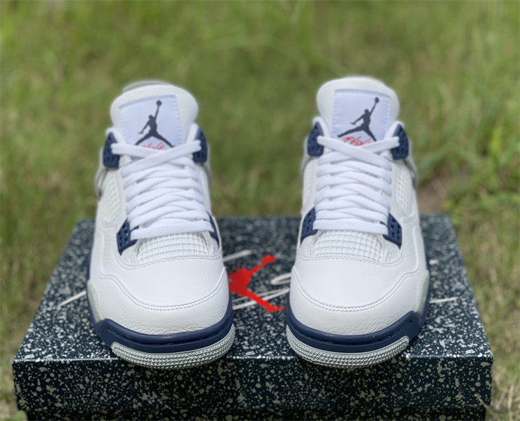 Air Jordan 4“Midnight Navy”