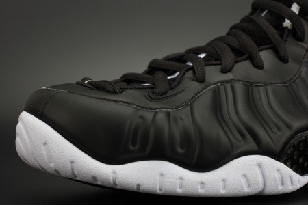 Nike Air Foamposite Pro Dr.Doom Black/White