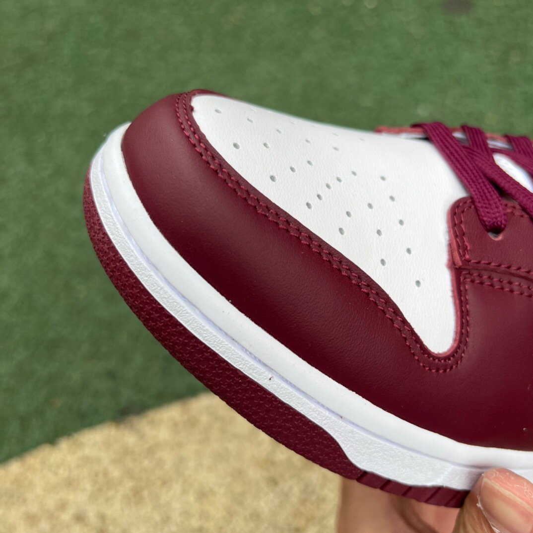 Nike SB Dunk Low Bordeaux