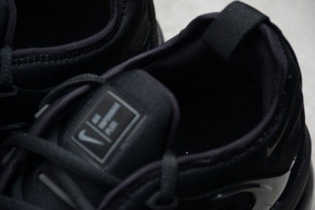 Nike Air VaporMax Plus Triple Black