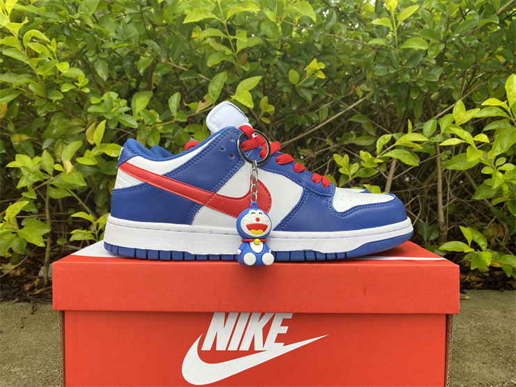 Doraemon x Nike SB Dunk Low