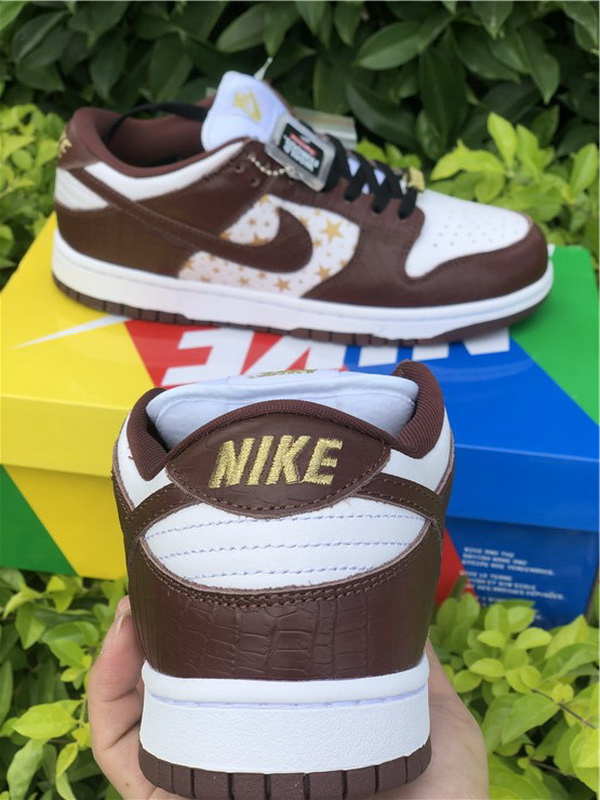 Supreme x Nike SB Dunk Low “Barkroot Brown”