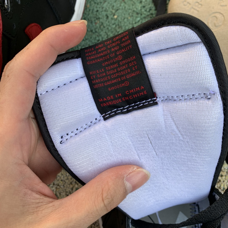 Air Jordan 1 Retro OG High “Banned”