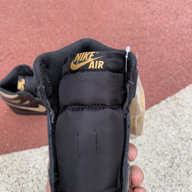 Air Jordan 1 High “Black Metallic Gold” GS
