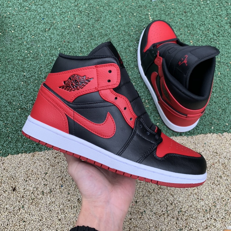 Jordan 1 Mid Shoes