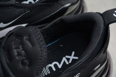 Nike Air Max 270 in black/white