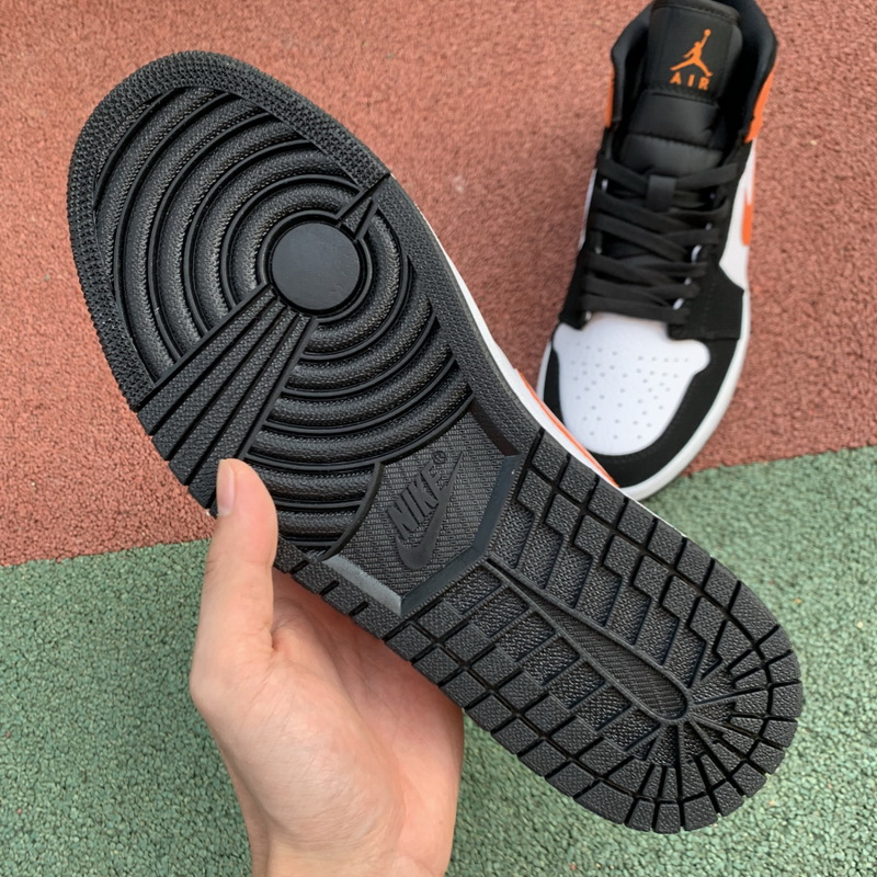 Jordan 1 Mid Shoes091