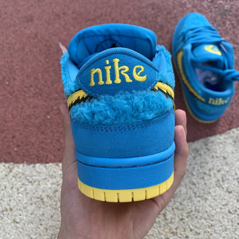 Grateful Dead x Nike SB Dunk Low “Blue Bear”