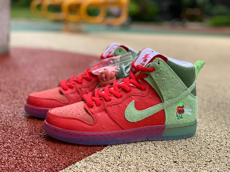 Nike SB Dunk High Strawberry Cough
