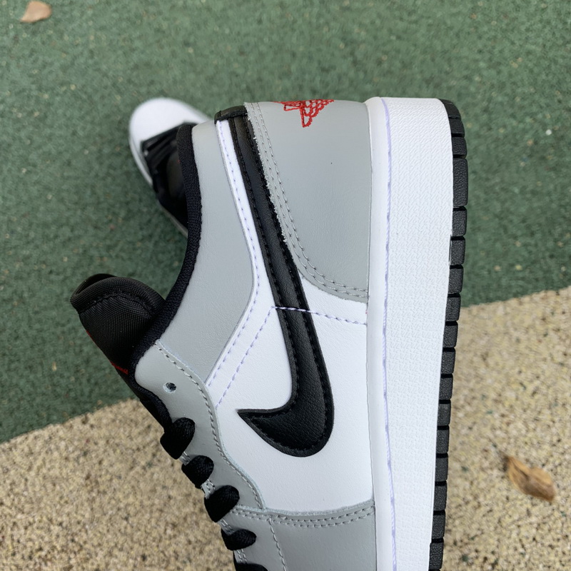Air Jordan 1 Low Light Smoke Grey