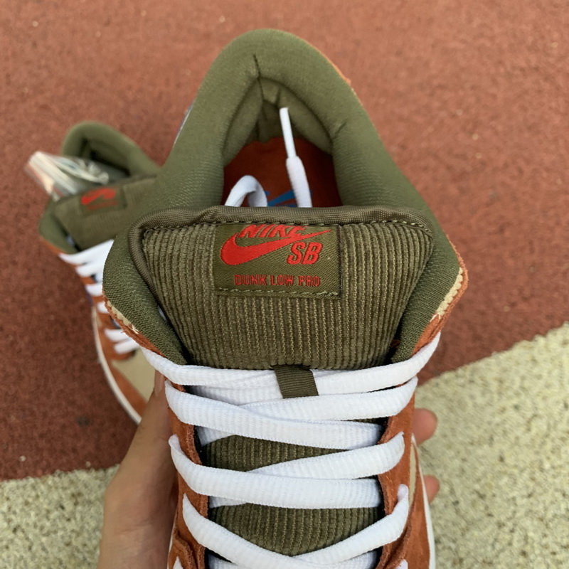 Nike SB Dunk Low Corduroy Dusty Peach
