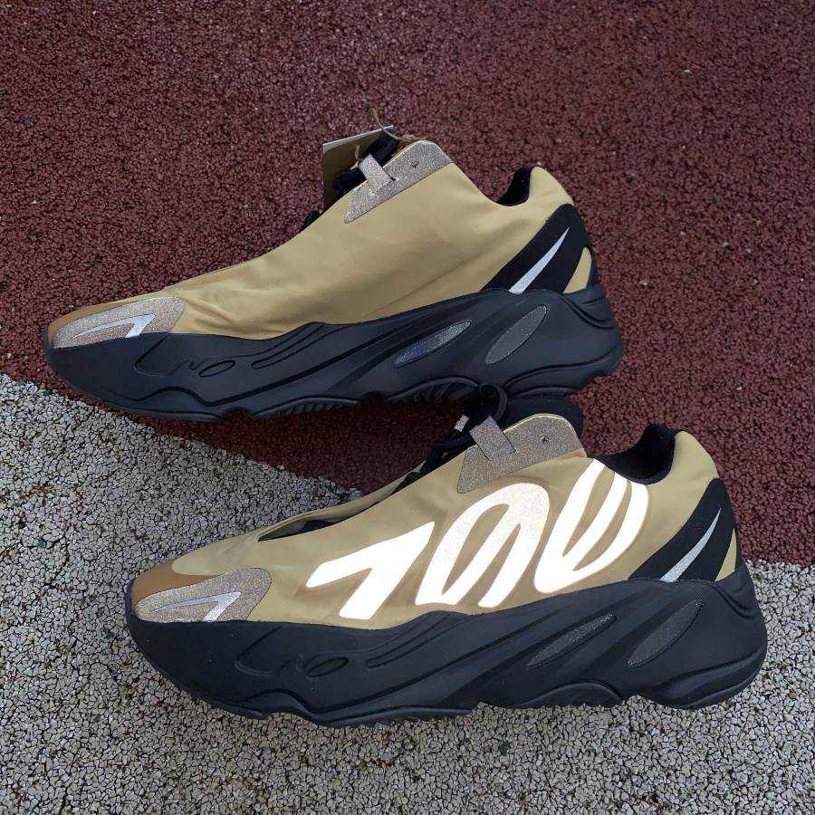 Yeezy 700 Honey