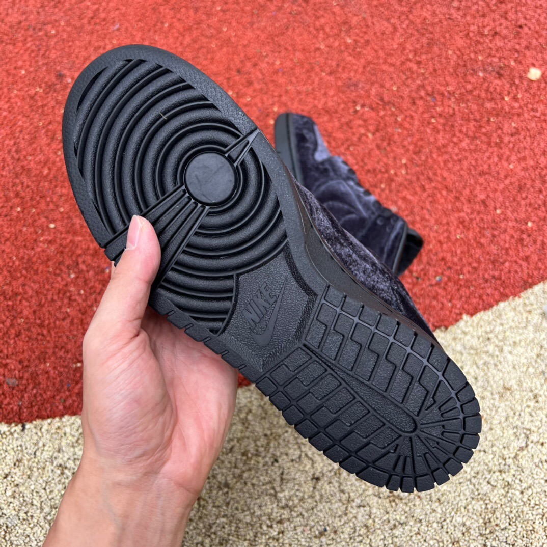 Nike SB Dunk Low Black Suede