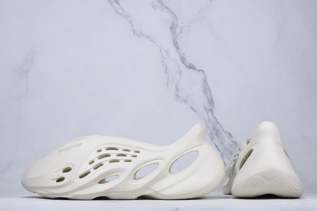 Adidas Yeezy Foam Runner Ararat G55486