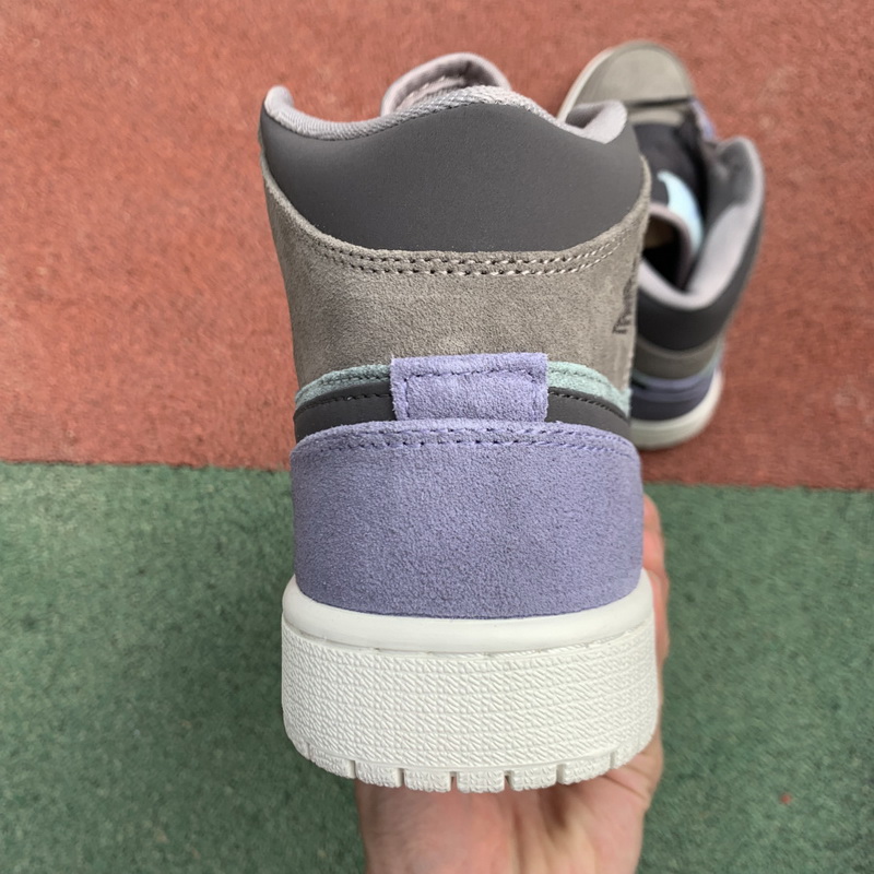 Jordan 1 Mid Shoes084