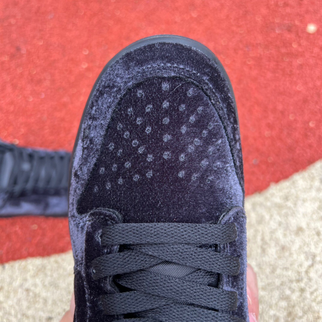 Nike SB Dunk Low Black Suede