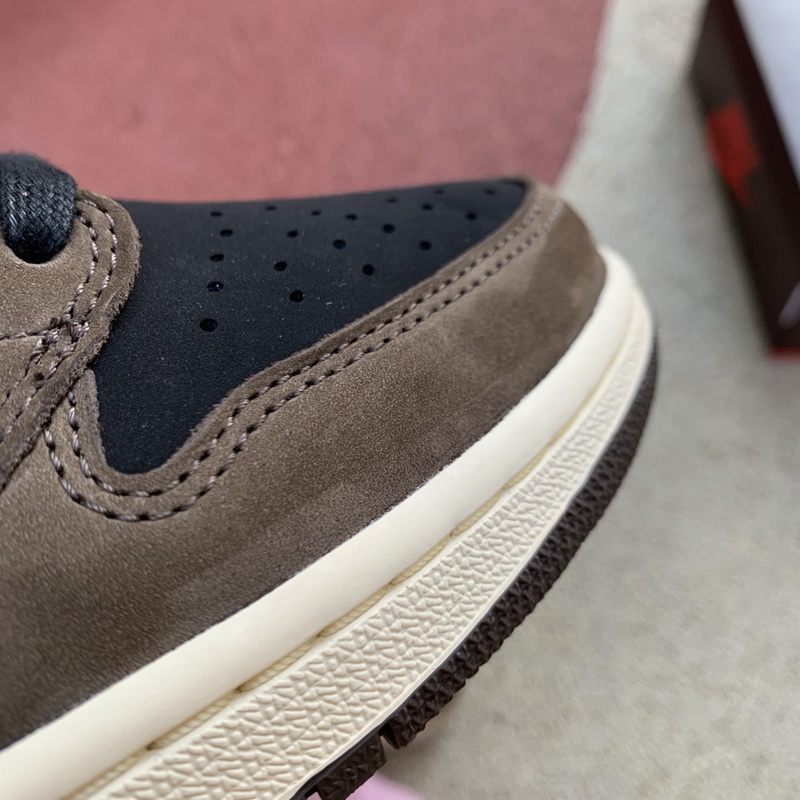 Travis Scott x Air Jordan 1 Low “Dark Mocha”